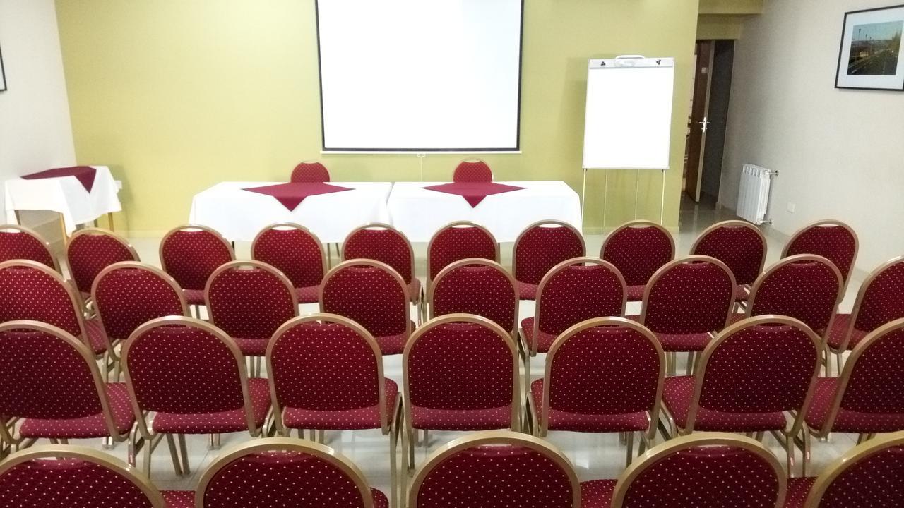 Estepa Hotel Хенерал Рока Екстериор снимка