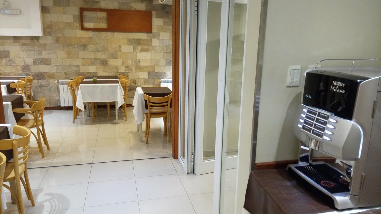Estepa Hotel Хенерал Рока Екстериор снимка